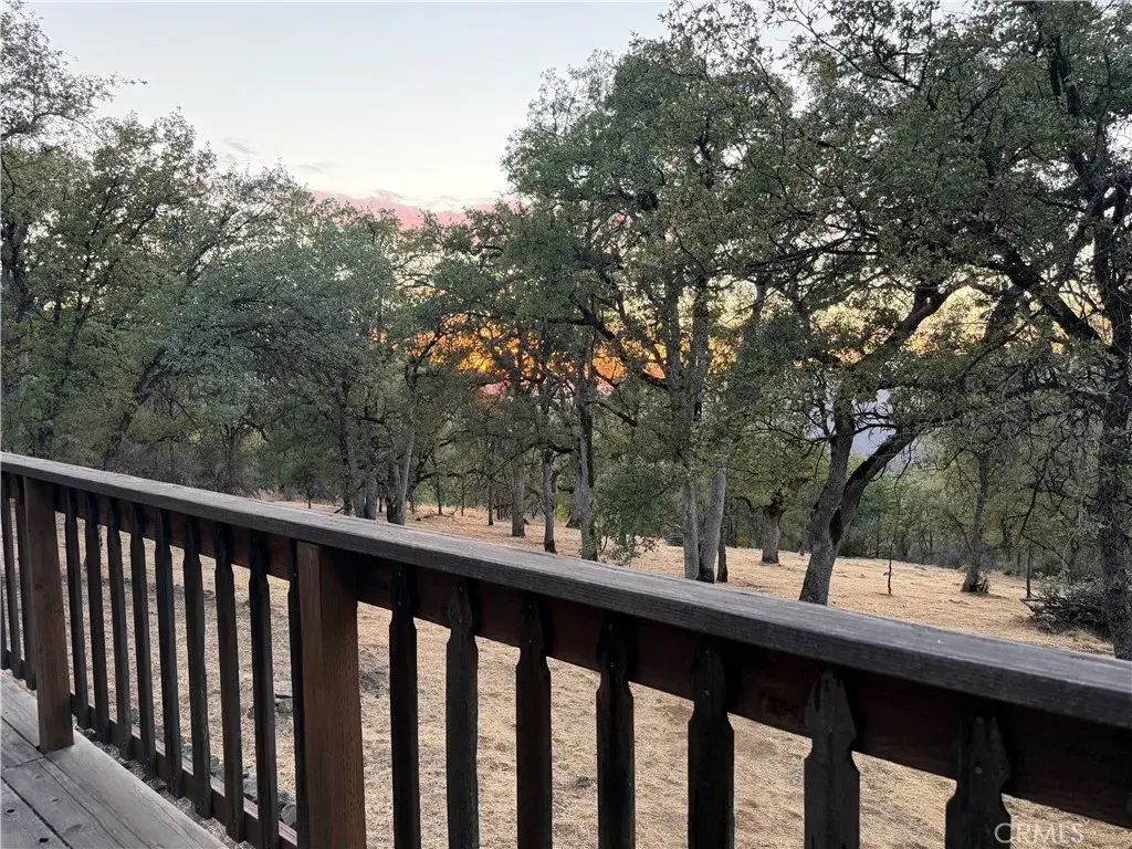 6005 Sherlock, Midpines