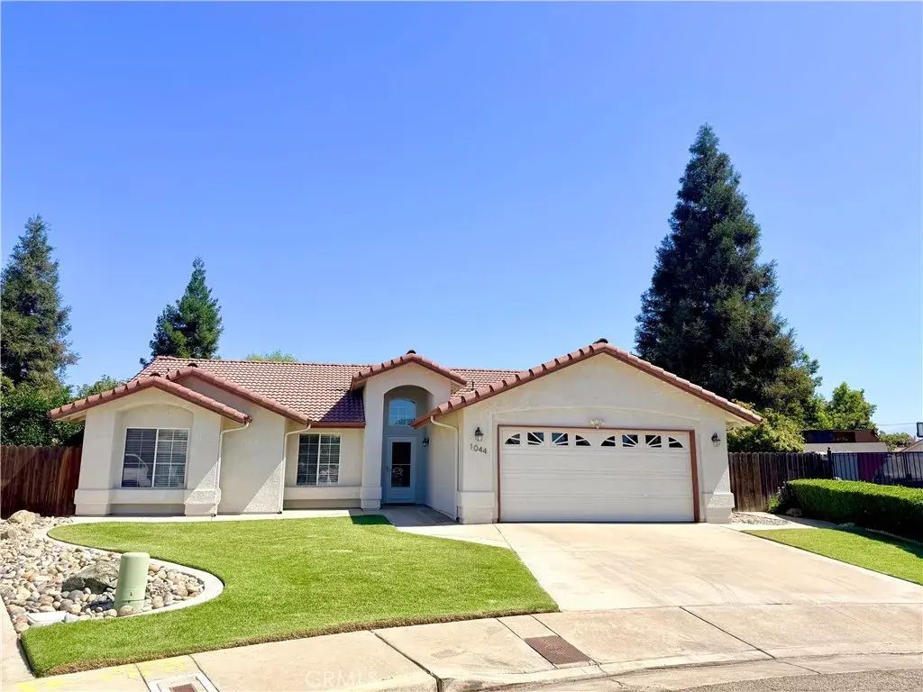 1044 N Sycamore Way, Porterville