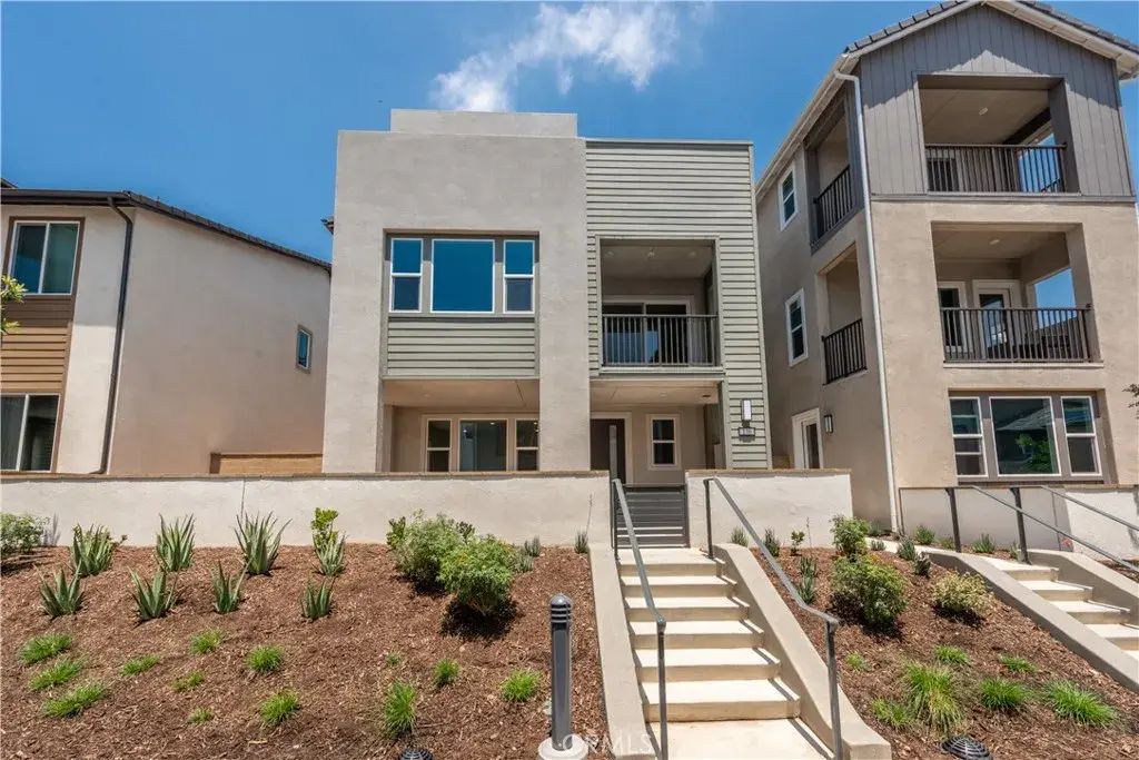 136 Seep, Irvine