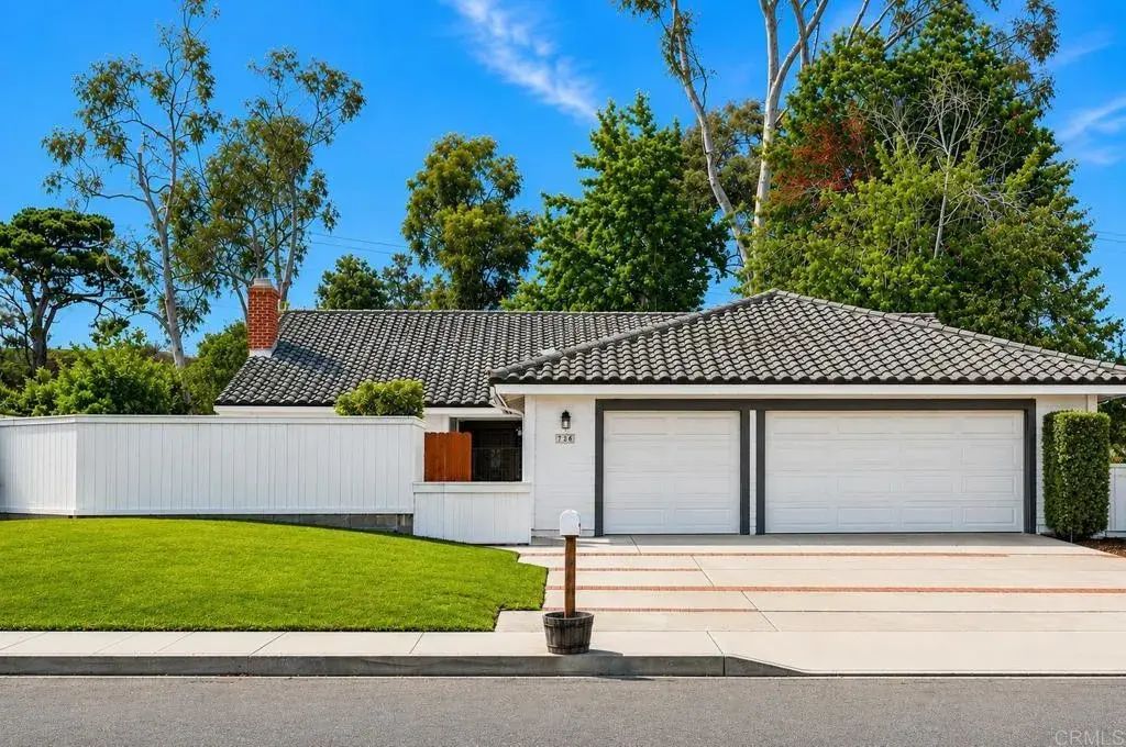 726 Santa Rufina Drive, Solana Beach