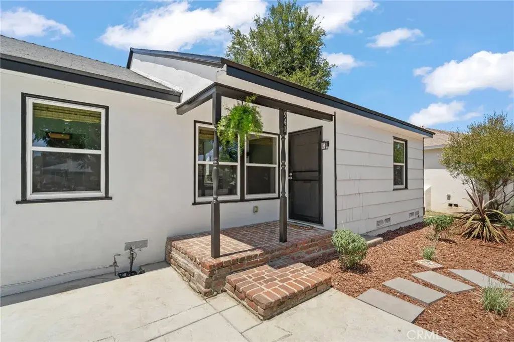 941 E Ridgewood, Long Beach
