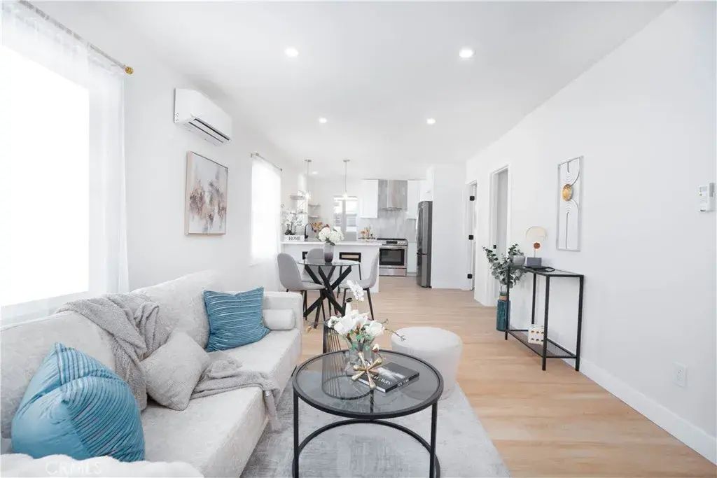 2267 Las Flores, Los Angeles