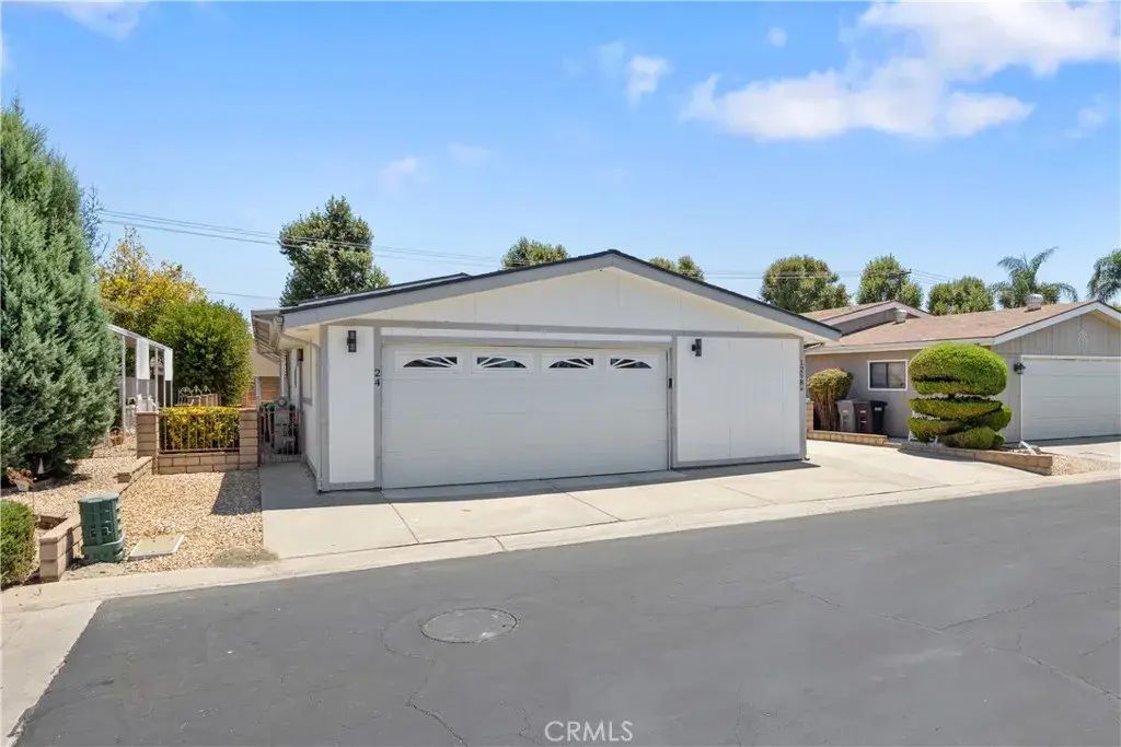 1298 Bishop, Hemet