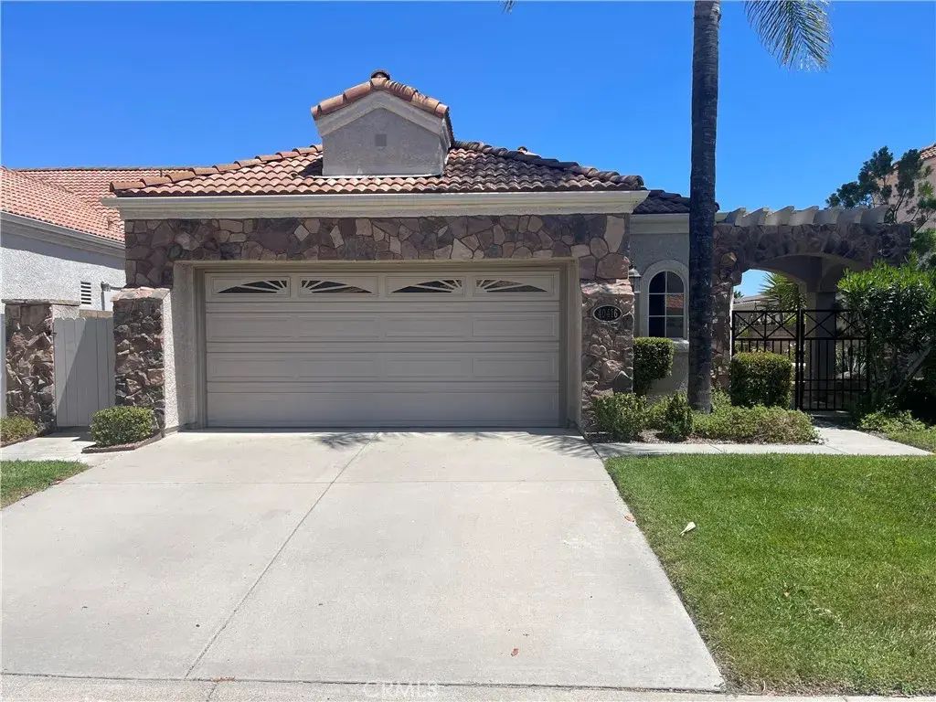 40416 Via Estrada, Murrieta