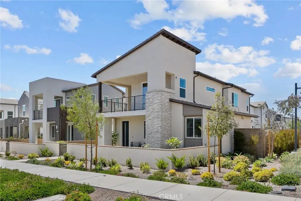 201 Longspur Dr, Irvine