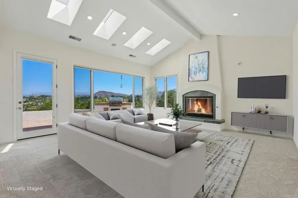 17572 Via Loma Drive, Poway