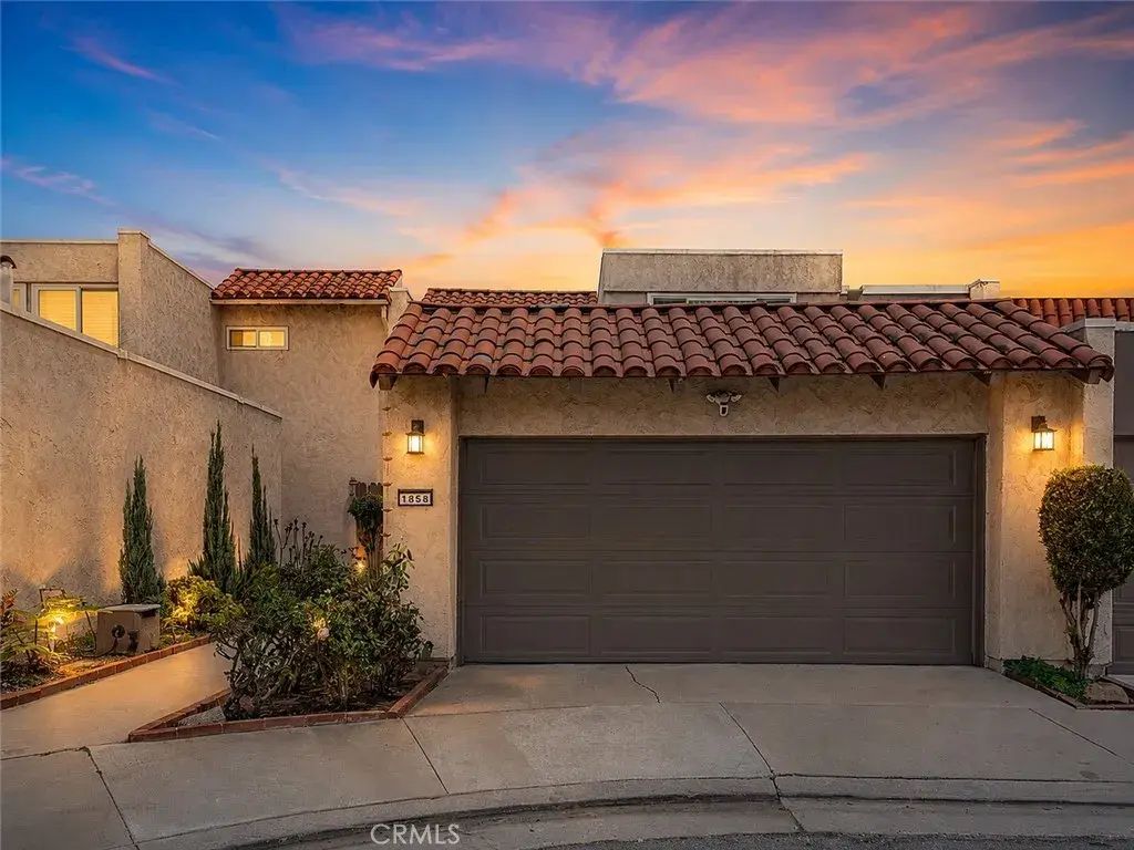 1858 Via Bandera, Whittier