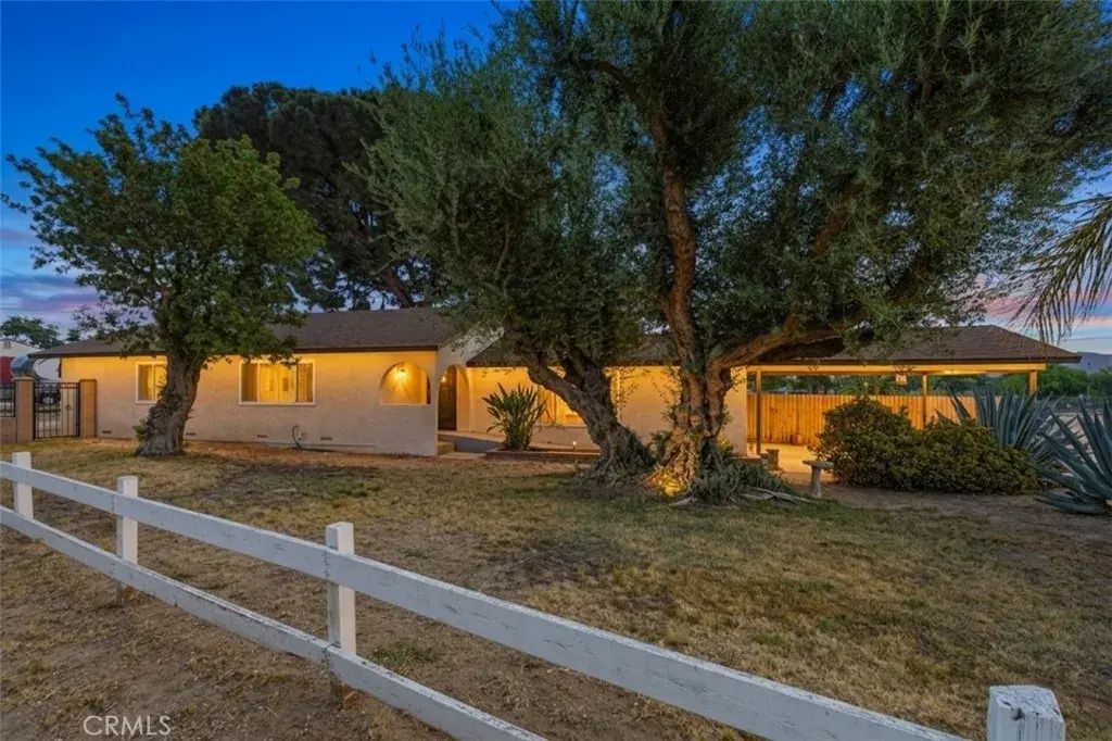7691 Mission, Jurupa Valley