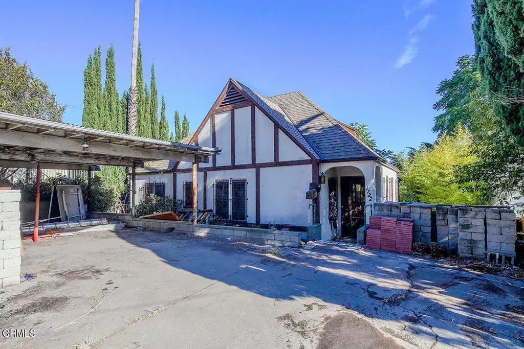 1722 Redesdale Avenue, Los Angeles
