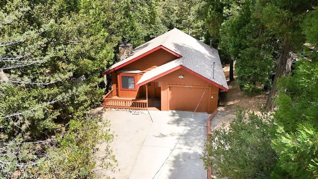 24776 Basel, Crestline