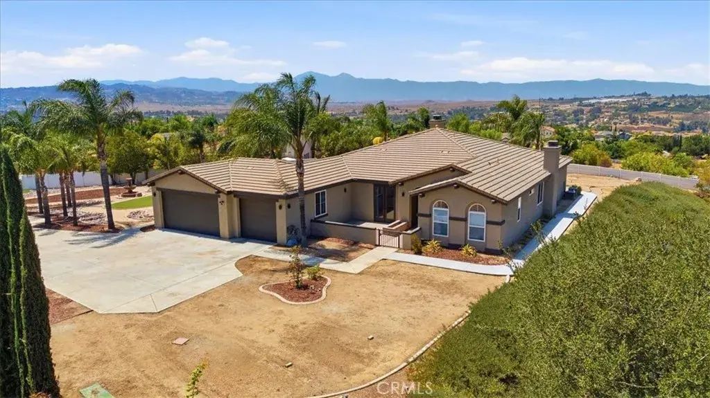 17008 Birch Hill Road, Riverside