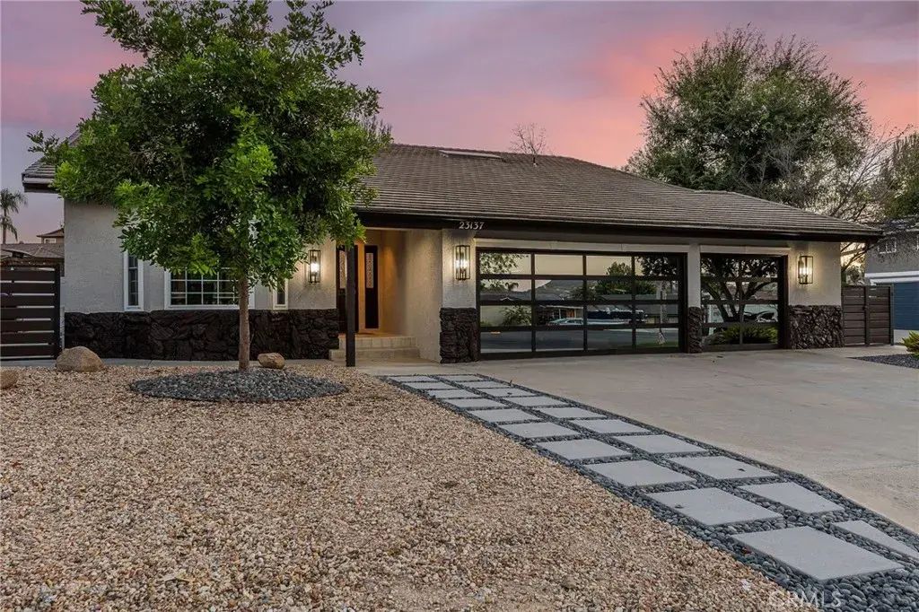 23137 Canyon Lake South, Canyon Lake