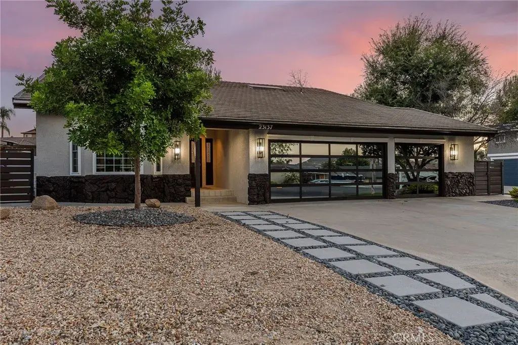 23137 Canyon Lake South, Canyon Lake