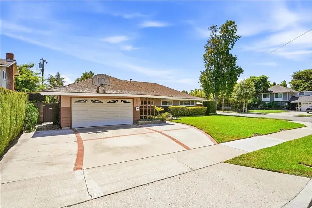 1544 E Riverview, Orange
