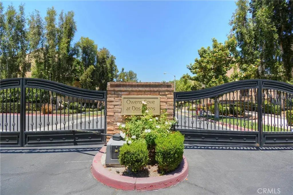 4445 Owens, Corona