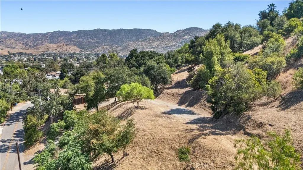 1194 Black Canyon, Simi Valley