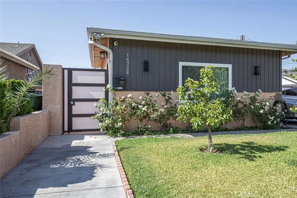 14728 Kingsbury Street, Mission Hills (san Fernando)
