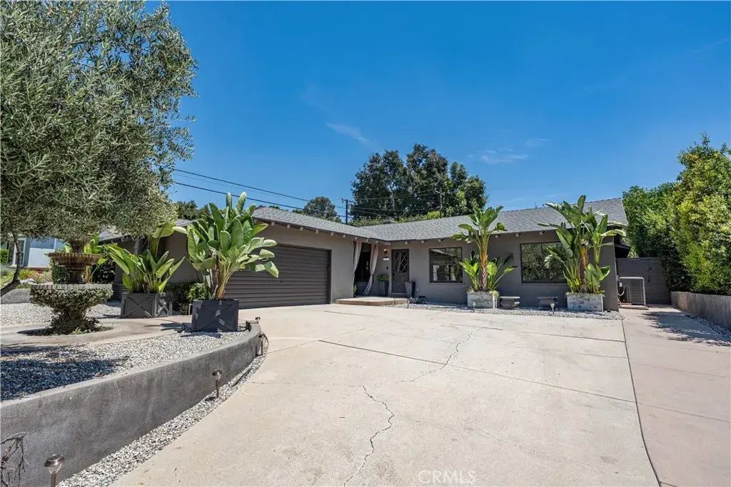 614 N Glendora Avenue, Glendora