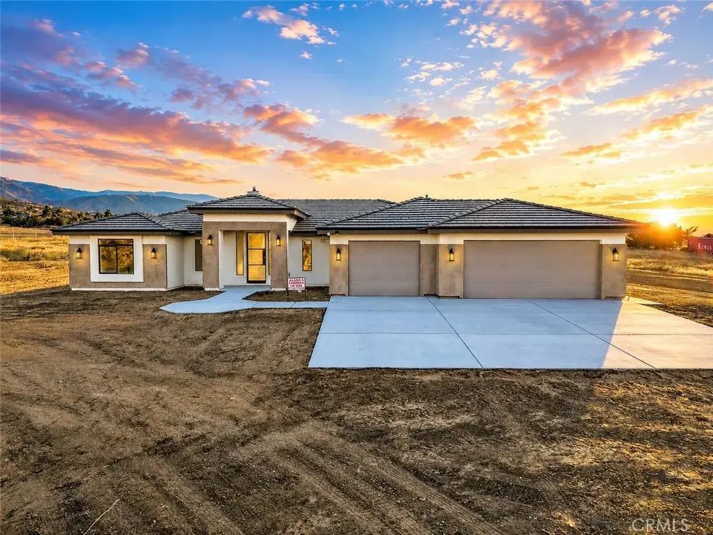 9012 Monte Vista, Phelan