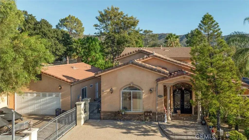 10610 Oak Tree, Sunland