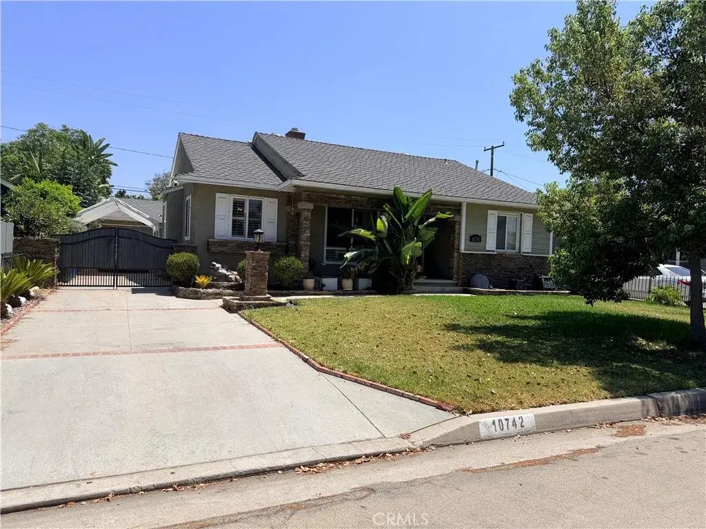 10742 Virginia, Whittier