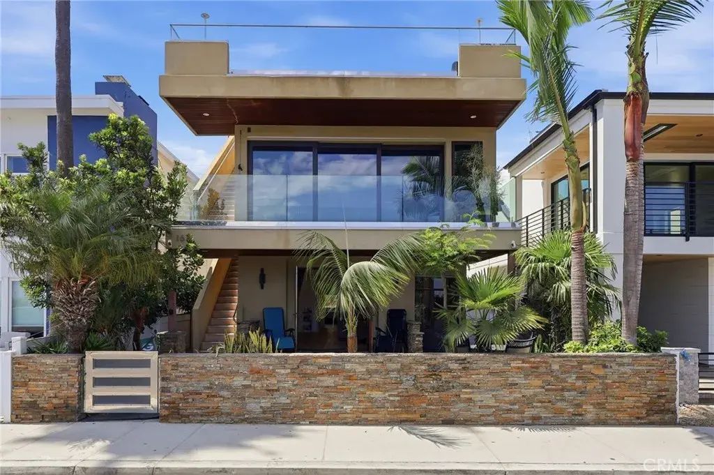 167 Bay Shore A, Long Beach