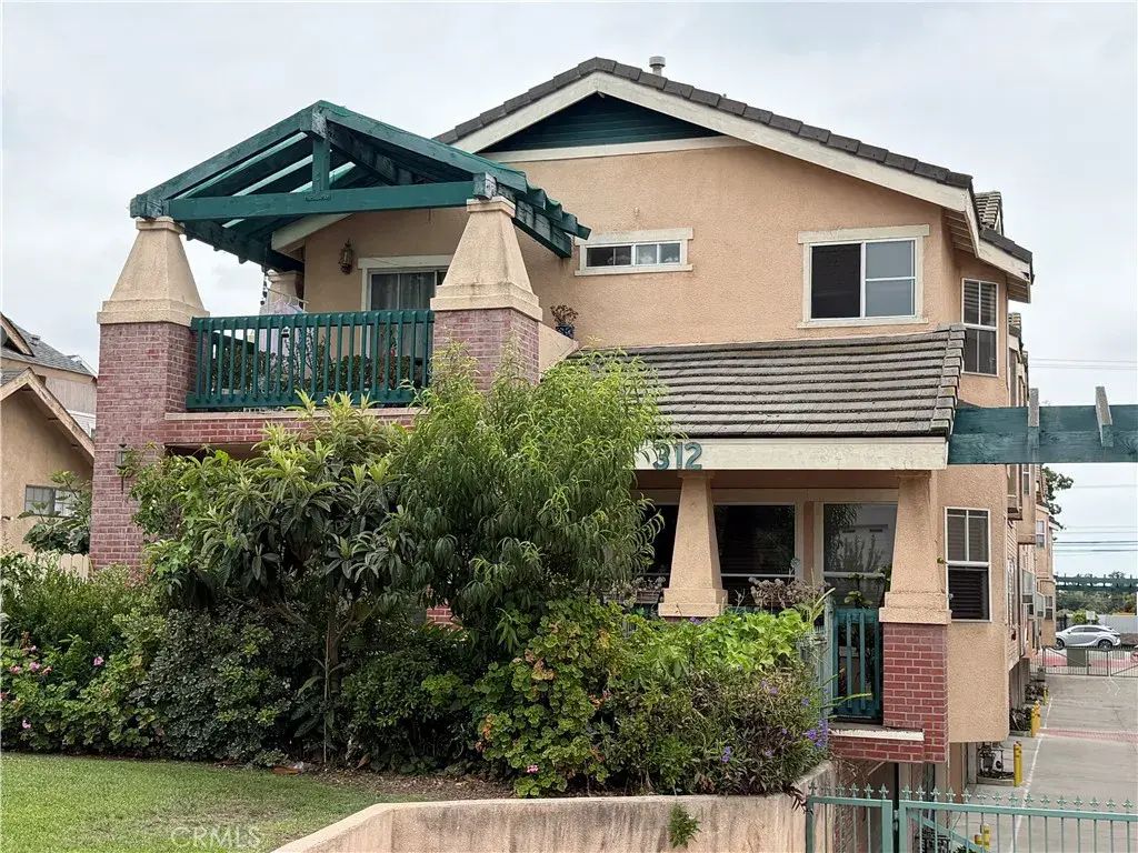312 Genoa C, Monrovia