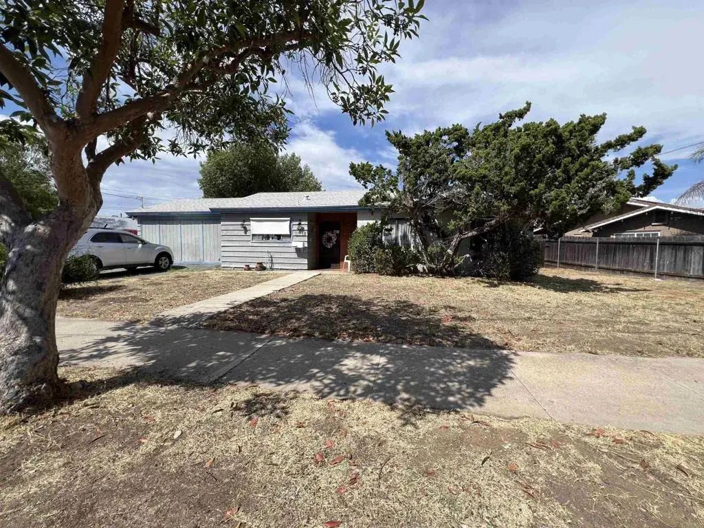 9733 Settle Road, Santee