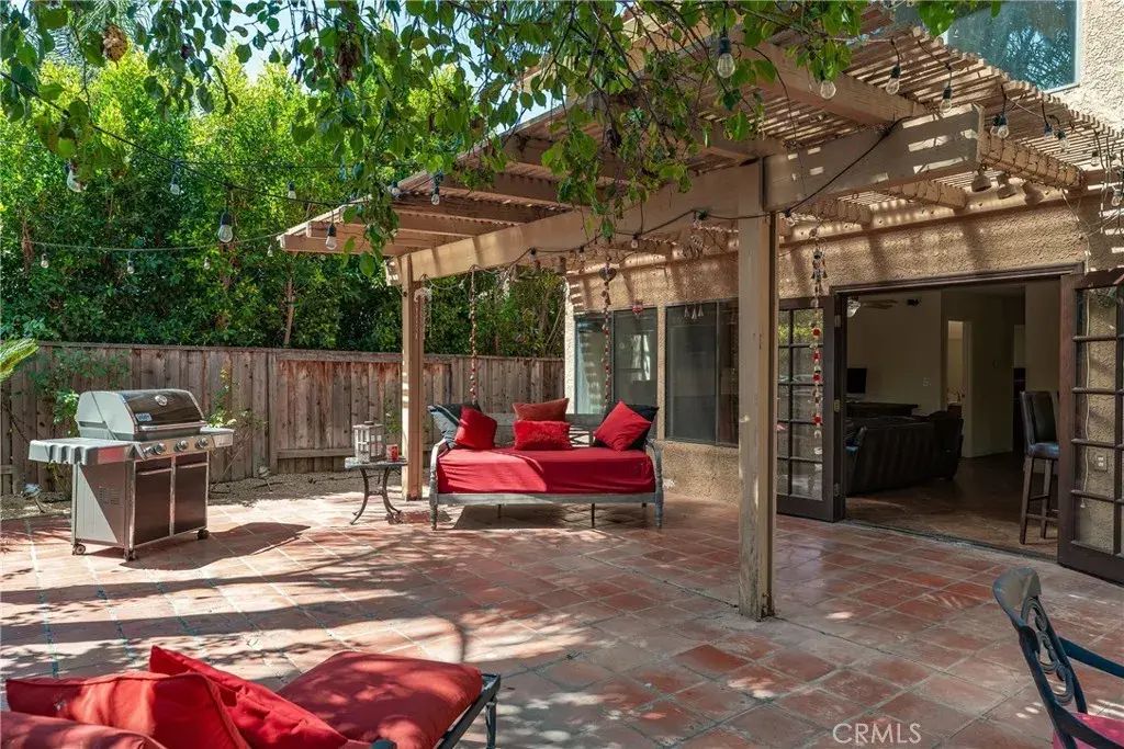 3806 Lost Springs, Calabasas