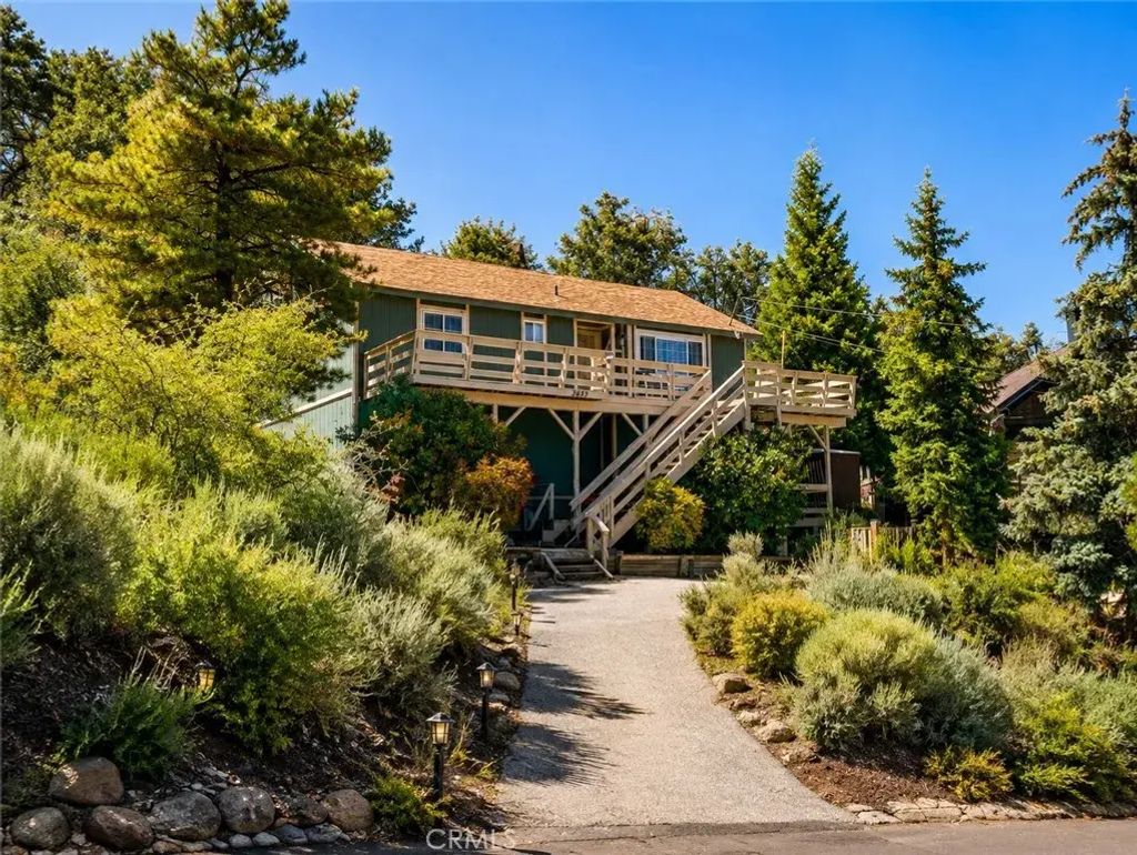 1913 Pioneer Way, Pine Mountain Club