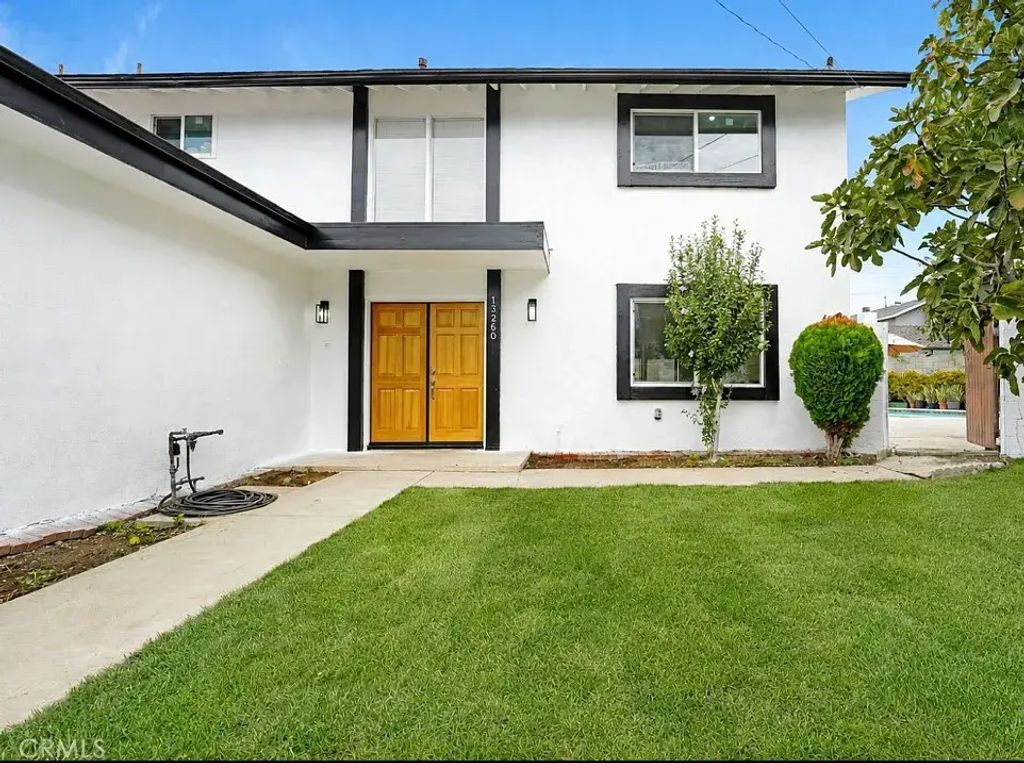13260 Winfield, Panorama City