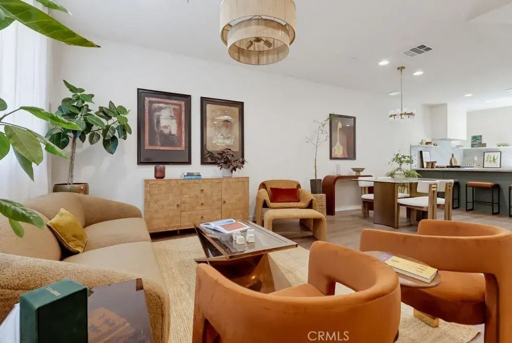 1546 Chia Way, Los Angeles