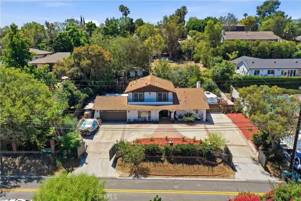 12781 Barrett, Santa Ana
