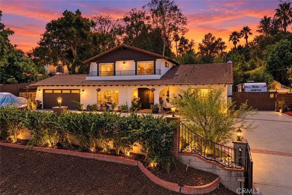 12781 Barrett, Santa Ana