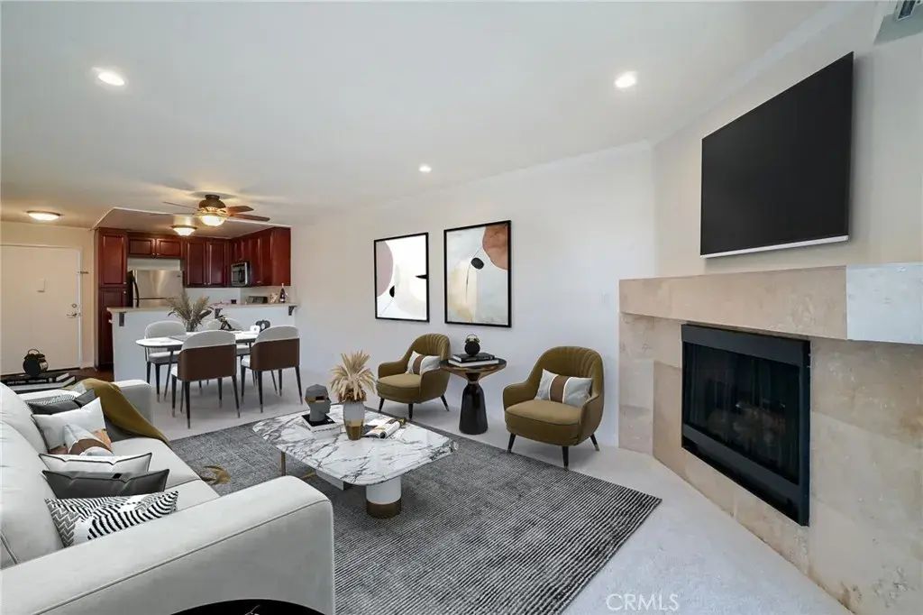 5510 Owensmouth Avenue 209, Woodland Hills