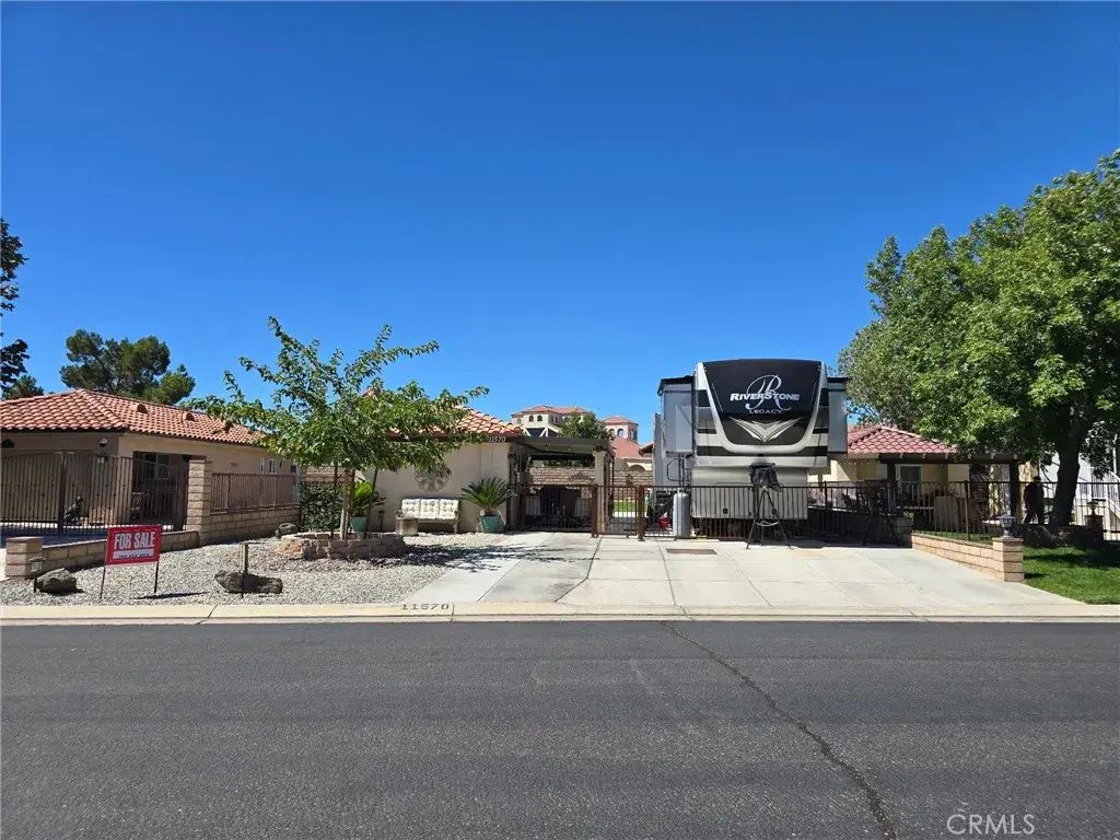 11570 Wedgewood, Apple Valley