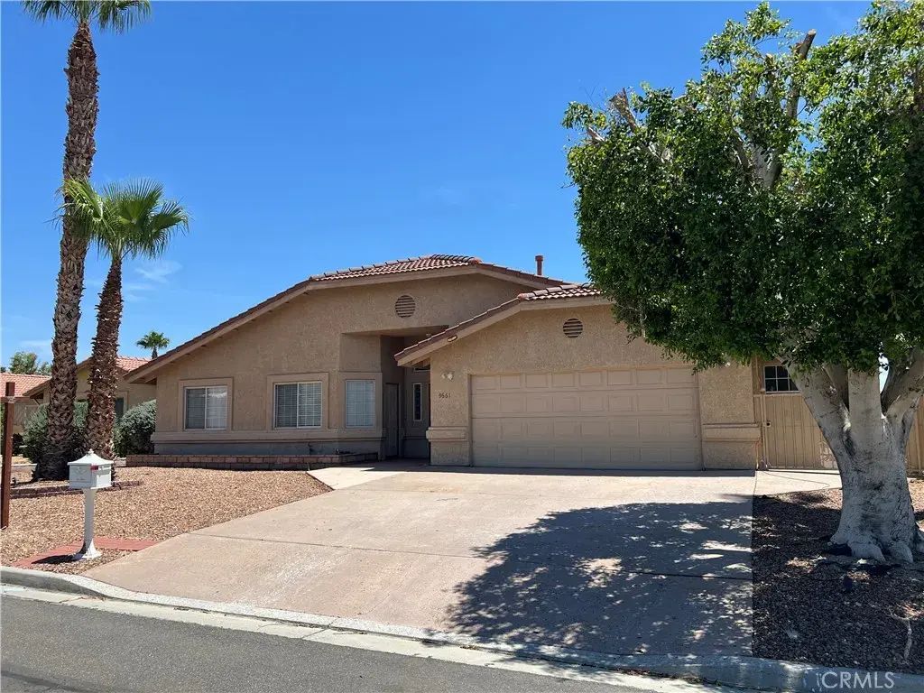 9661 Siwanoy Drive, Desert Hot Springs