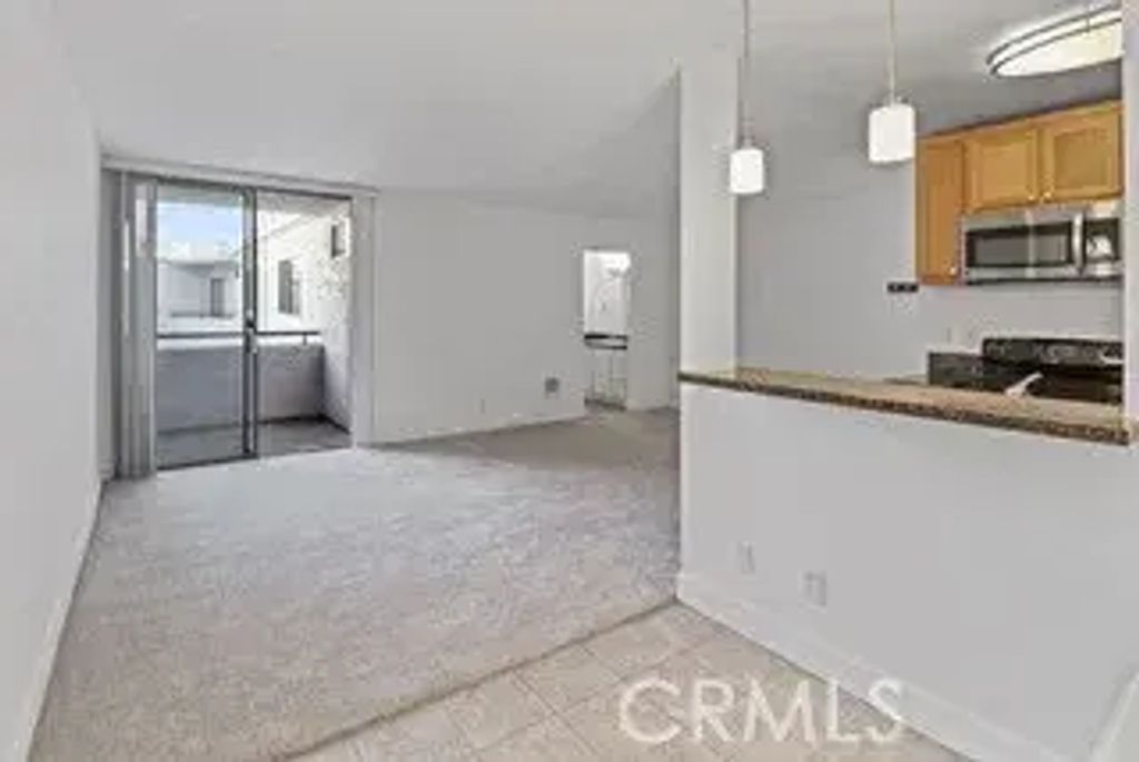 10982 Roebling, Los Angeles
