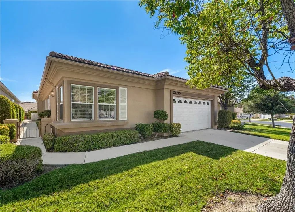 24215 Via Llano, Murrieta