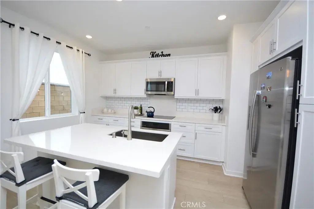 31385 Lolite Drive, Winchester
