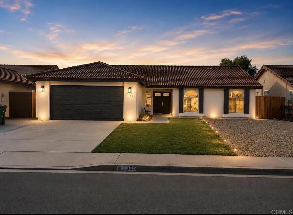 1365 La Haina Street, Ramona