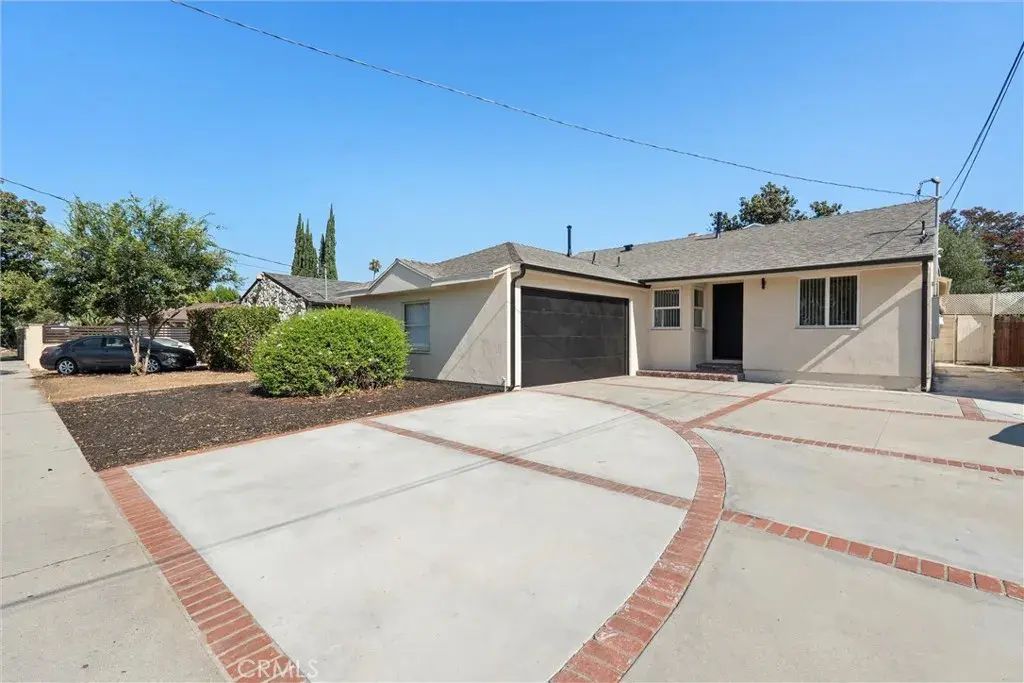 13739 Wyandotte, Los Angeles