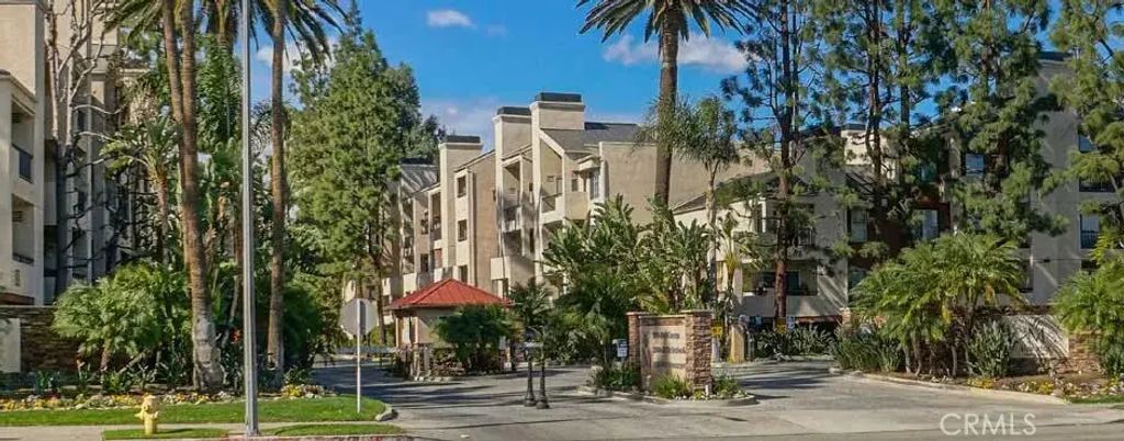 5520 Owensmouth Ave 103, Woodland Hills