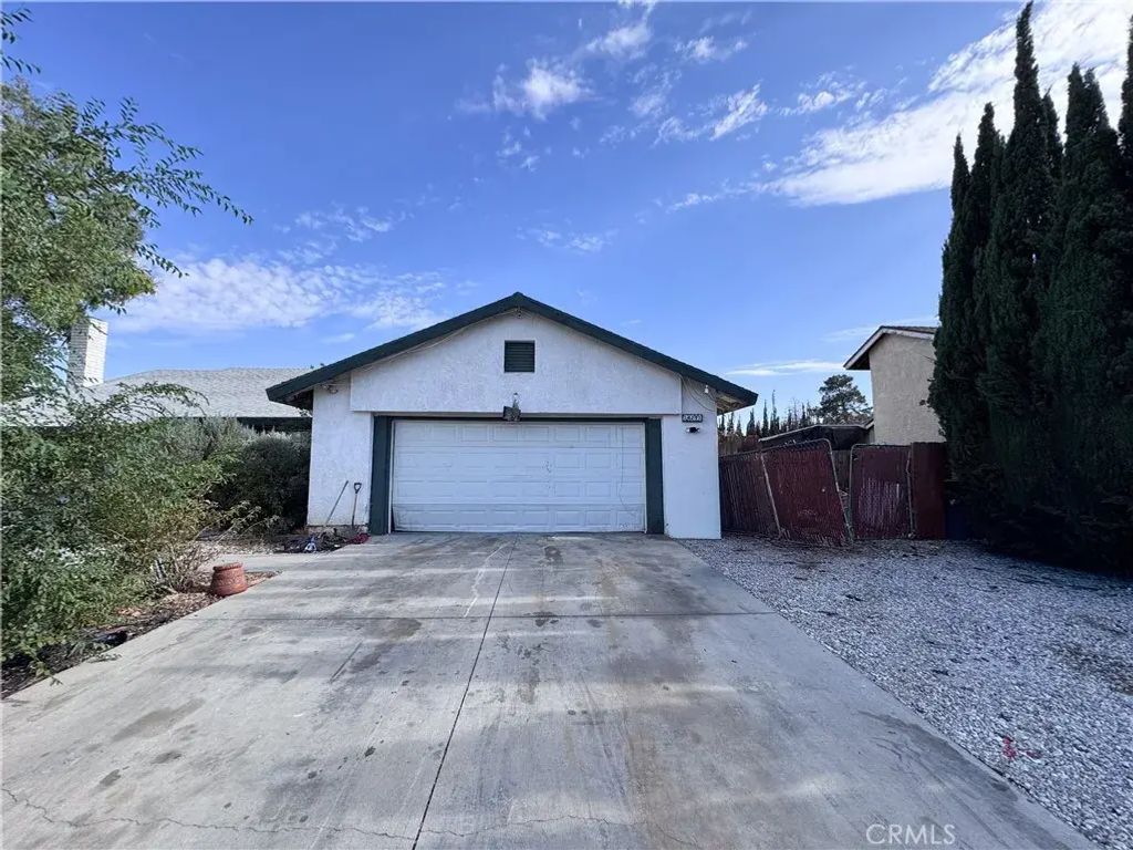 14291 Luna Road, Victorville