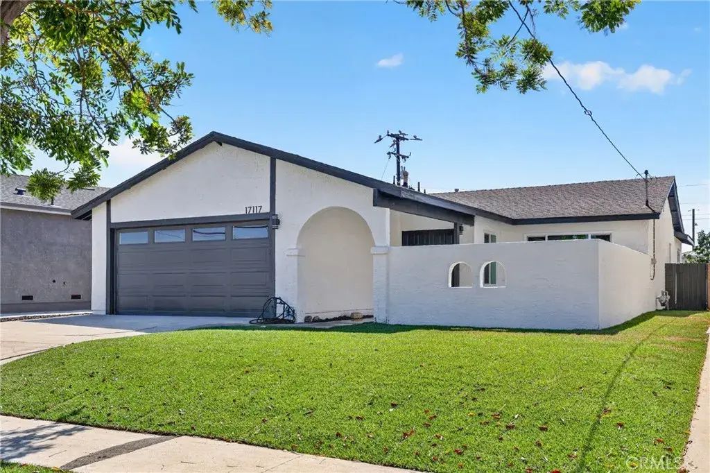 17117 S Denker, Gardena