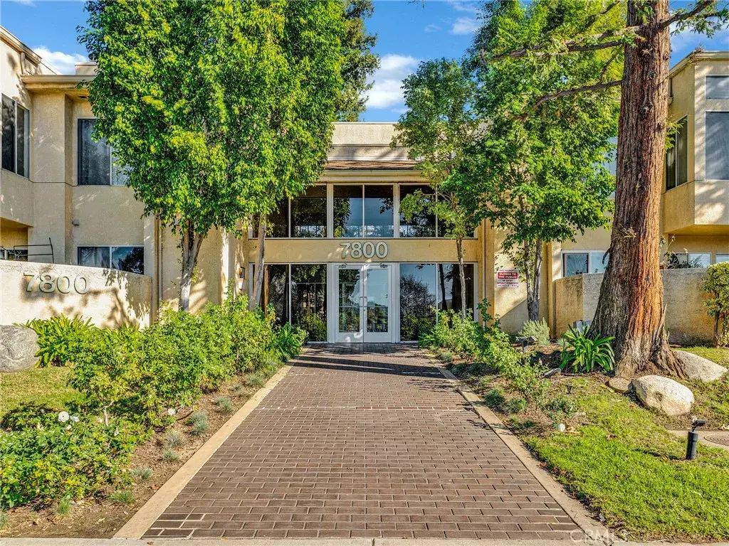 7800 Topanga Canyon Boulevard 216, Canoga Park