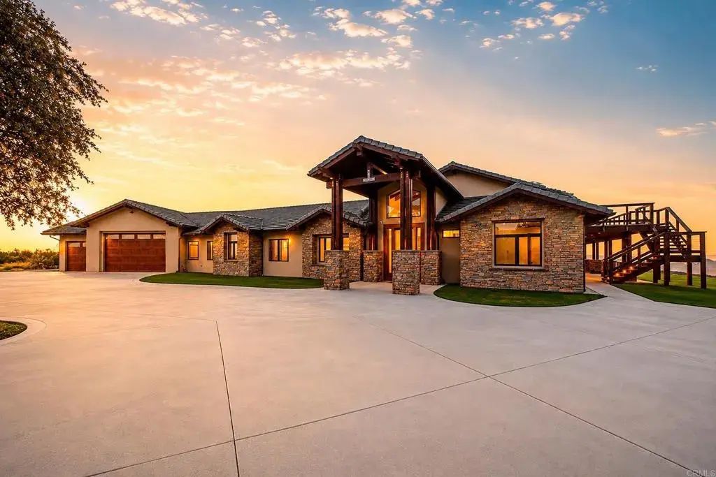 19576 Paradise Mountain Road, Valley Center