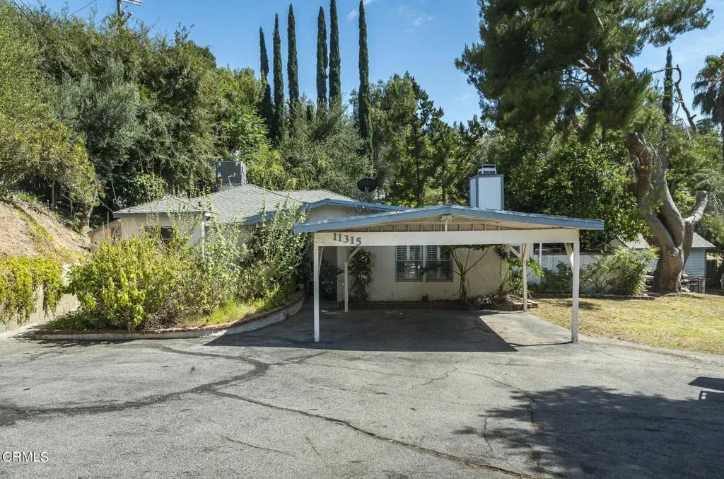 11315 Alethea Drive, Sunland