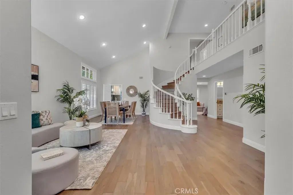 537 Savona, Oak Park