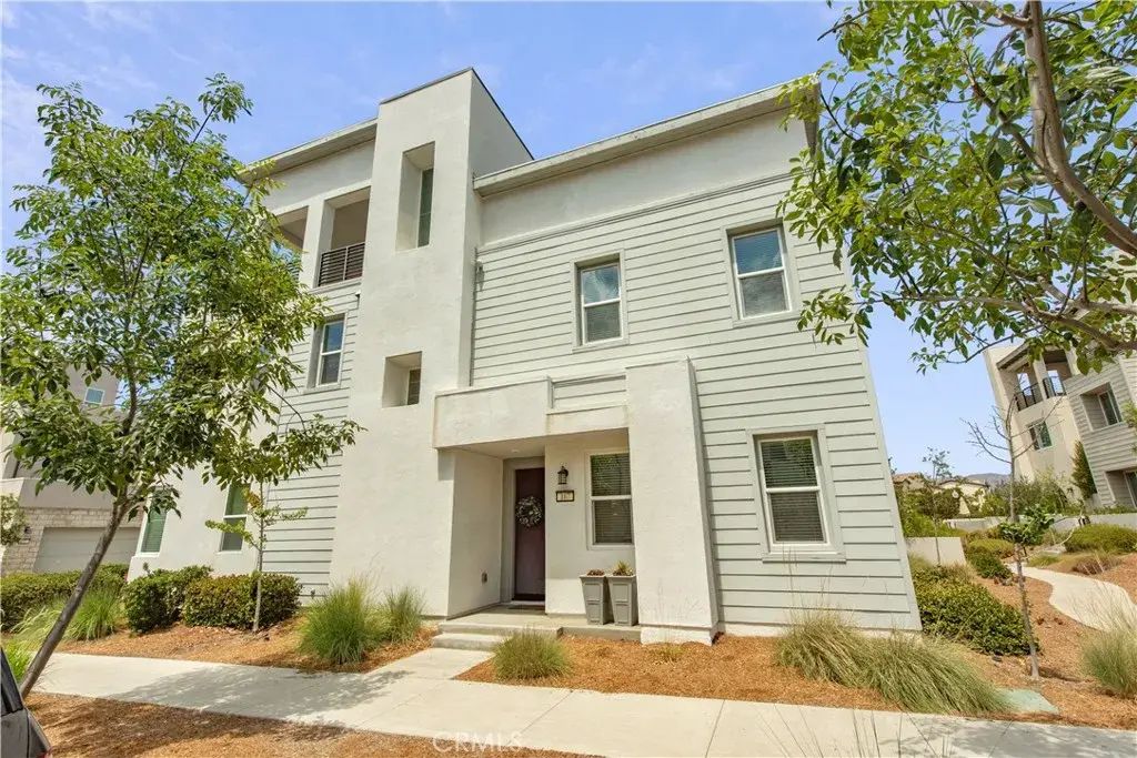 107 Pitch, Irvine